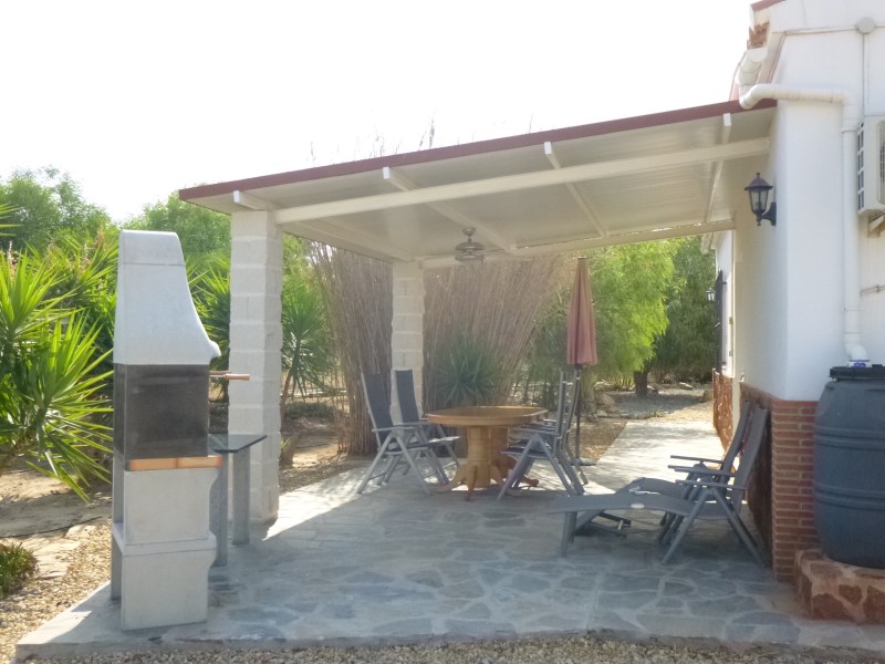 Villa covered terrace and BBQ2